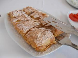 Comida no apart-hotel ou em algum lugar perto