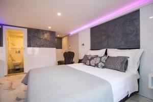 Postel nebo postele na pokoji v ubytování Soleil Luxury Rooms Old town