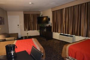 Gallery image of Harbor Inn & Suites Oceanside in Oceanside