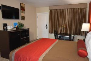 Harbor Inn & Suites Oceanside