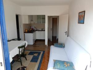 Kuchyňa alebo kuchynka v ubytovaní Apartments Indira