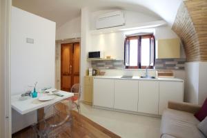 A kitchen or kitchenette at Stella Maris suite relax