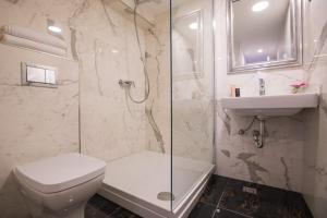 Koupelna v ubytování Soleil Luxury Rooms Old town