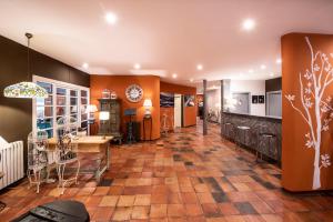 Kuchyň nebo kuchyňský kout v ubytování Hotel La Posada De Alameda