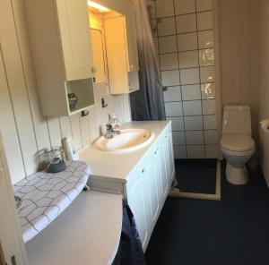 Gallery image of The Yellow House in Bamble +8 photos