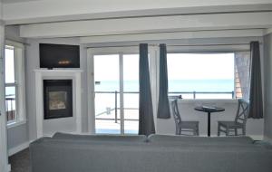 Posezení v ubytování Beachfront Manor Hotel
