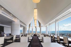 Restaurace v ubytování Hotel JAL City Nagano