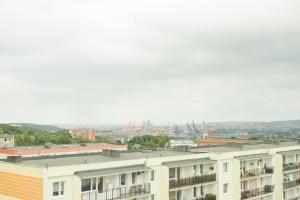 Pemandangan umum bagi Gdynia atau pemandangan bandar yang diambil dari apartmen +3 gambar