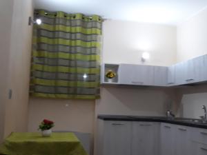 Kuchyňa alebo kuchynka v ubytovaní AF service b&b