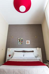 A bed or beds in a room at NovaNova