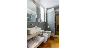 A bathroom at NovaNova
