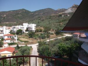 A general mountain view or a mountain view taken from Az apartmant