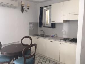Kuchnia lub aneks kuchenny w obiekcie Hotel Residence Villa Igea Capri