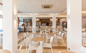 Reštaurácia alebo iné gastronomické zariadenie v ubytovaní BLUESEA Montevista Hawai