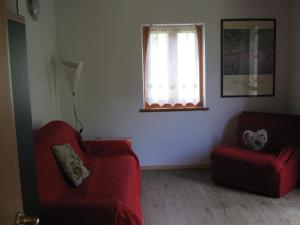 A seating area at Chalet La Montagnola