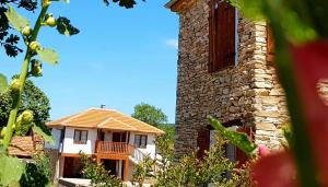 The building in which a vendégházakat is located
