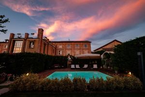 Bazén v ubytování Hotel Il Campanile nebo v jeho okolí