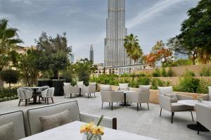 Uma área de estar em Address Downtown
