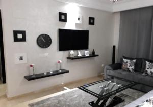 Televiisor ja/või meelelahutuskeskus majutusasutuses Horizon Secret Home