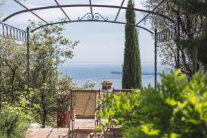 Foto dalla galleria di Dimora Bolsone a Gardone Riviera