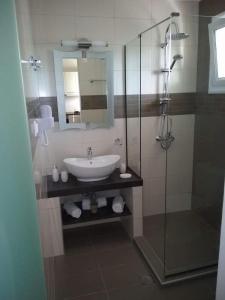 Ванна кімната в Venus Sea View Apartment