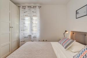 Posteľ alebo postele v izbe v ubytovaní Apartment Sun & Sea