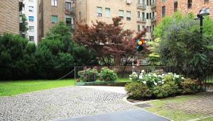 A garden outside Residenza Porta Romana