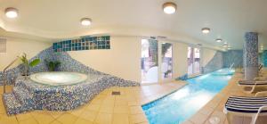 Basen w obiekcie Bellamar Hotel Beach & Spa lub w pobliżu