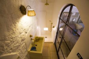 Koupelna v ubytování Masseria Celano