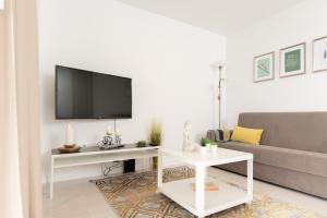 Μια τηλεόραση ή/και κέντρο ψυχαγωγίας στο BHF Residences Lotus