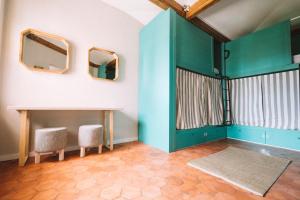 Gallery image of Nice Way Cascais Hostel & Surf Camp in Cascais