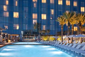 Bazén v ubytování Fairmont Austin Gold Experience nebo v jeho okolí