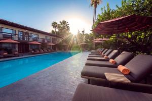 
The swimming pool at or near Santiago Resort - Palm Springs Premier Gay Men’s Resort
