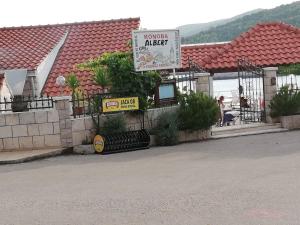 Výhľad na hory alebo výhľad na hory priamo z apartmánu