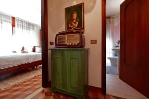 A bed or beds in a room at Tutti a casa di Pippo (100mq)