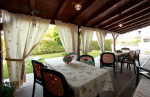 A balcony or terrace at Tutti a casa di Pippo (100mq)