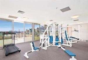 Darling Harbour 2 Bedroom Apartment tesisinde fitness merkezi ve/veya fitness olanakları