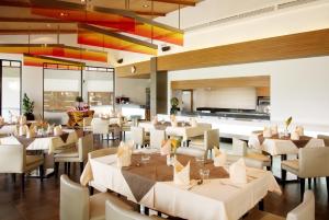 Restaurace v ubytování Tinidee Golf Resort Phuket - SHA Extra Plus