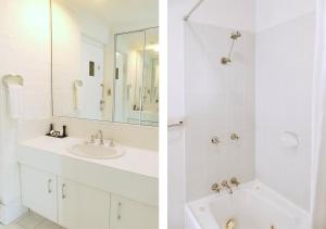 Duas fotografias de uma casa de banho com um lavatório e um espelho. em Ballina Byron Islander Resort and Conference Centre em Ballina