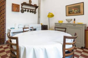 Φωτογραφία από το άλμπουμ του Bel Appartement Dans Cloitre Arbore σε Villeneuve-les-Avignon