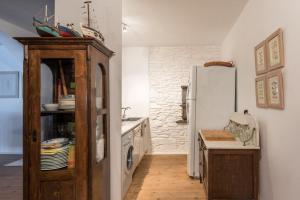 Köök või kööginurk majutusasutuses Evita's Villas-Tinos