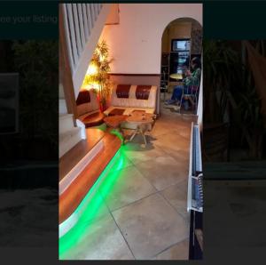 Khu vực ghế ngồi tại The Hideout !