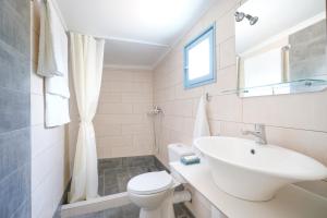 A bathroom at Blue Sea Paradise Még 31 kép