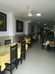 Un restaurant sau alt loc unde se poate mânca la Hotel Costa Caribe