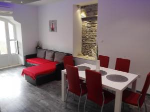 Apartment "M&M" free parking的休息区