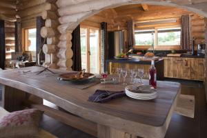 Gallery image of Chalet de luxe "Lodge des Sens" - Jacuzzi & Sauna - 12 pers in Bolquere Pyrenees 2000