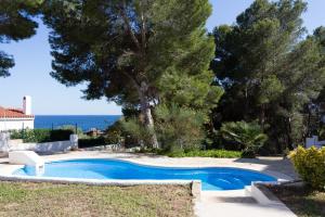 Bazén v ubytovaní INNOUTHOME Casa Piscina alebo v jeho blízkosti