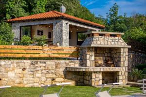 Zdjęcie z galerii obiektu Villa Lea & Tea w mieście Tinjan