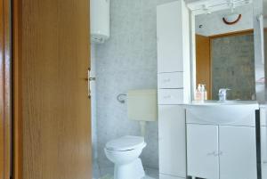Ein Badezimmer in der Unterkunft Stone Villa Rea