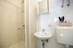 Ein Badezimmer in der Unterkunft Stone Villa Rea